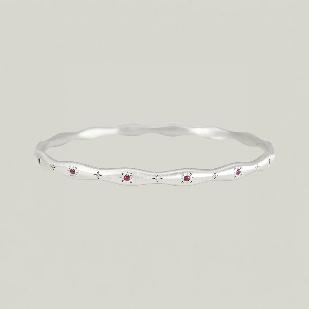 Wavy Stepping Stone Bangle, Rubinrot
