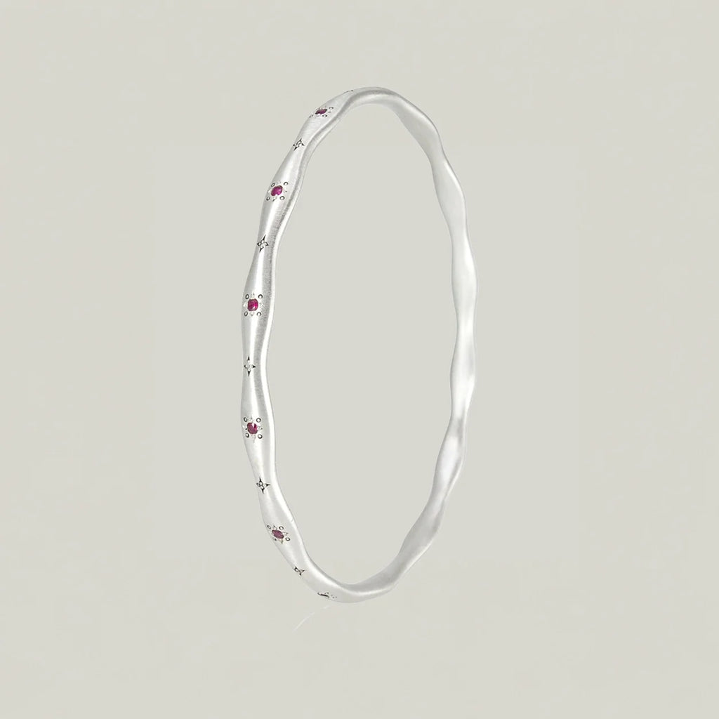 Wavy Stepping Stone Bangle, Rubinrot