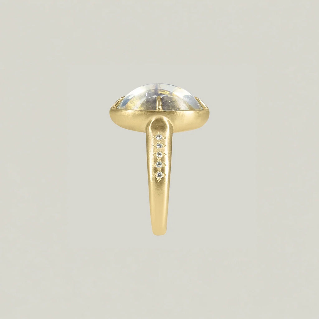 Verjüngter Oval Moonstone Ring