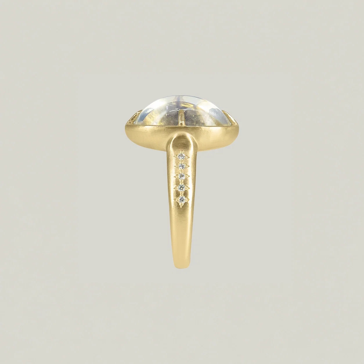 Verjüngter Oval Moonstone Ring