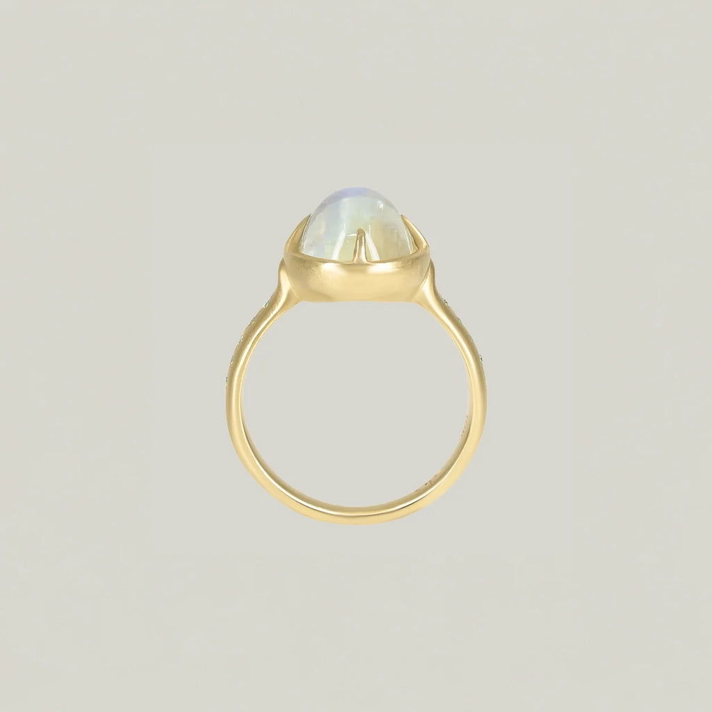Verjüngter Oval Moonstone Ring