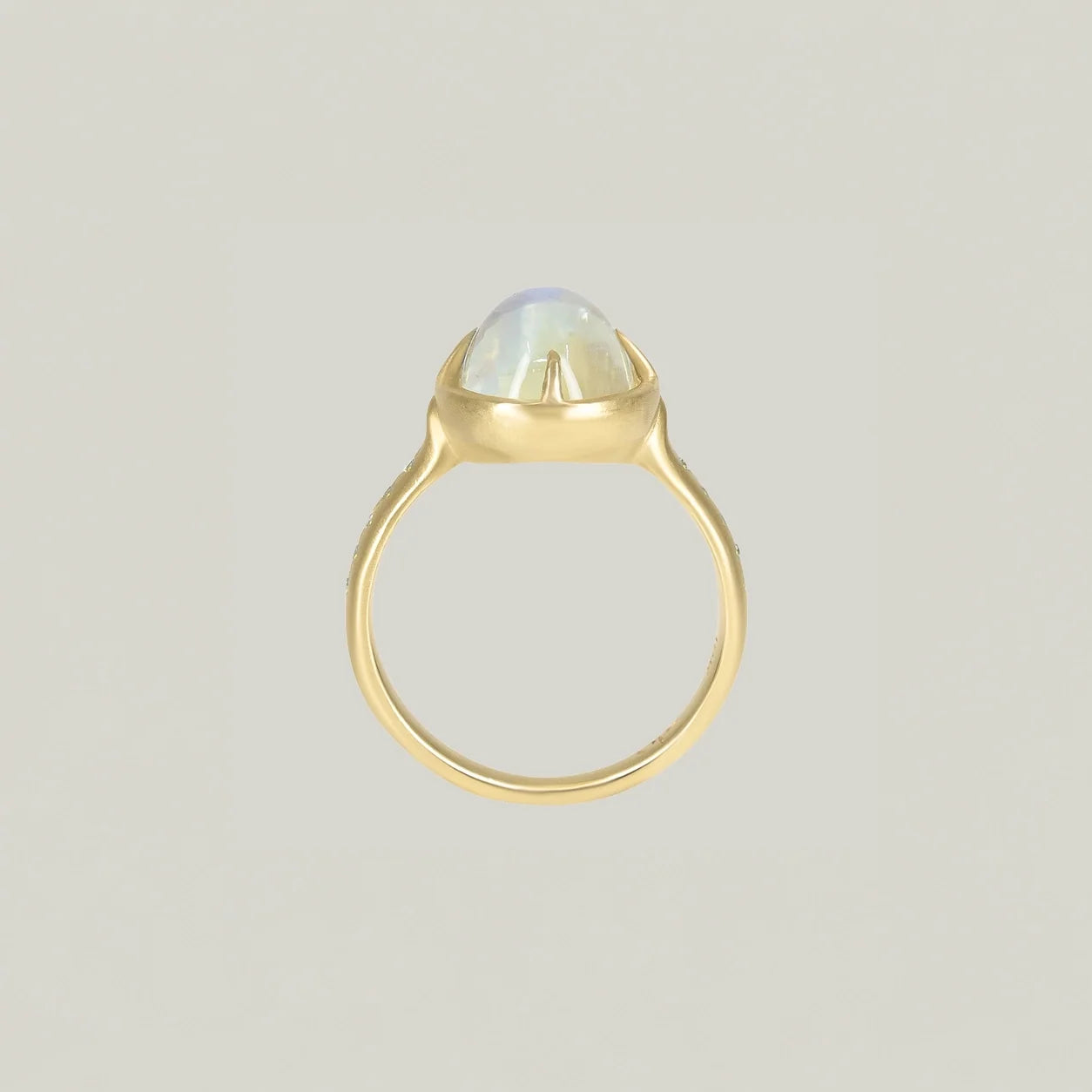 Verjüngter Oval Moonstone Ring