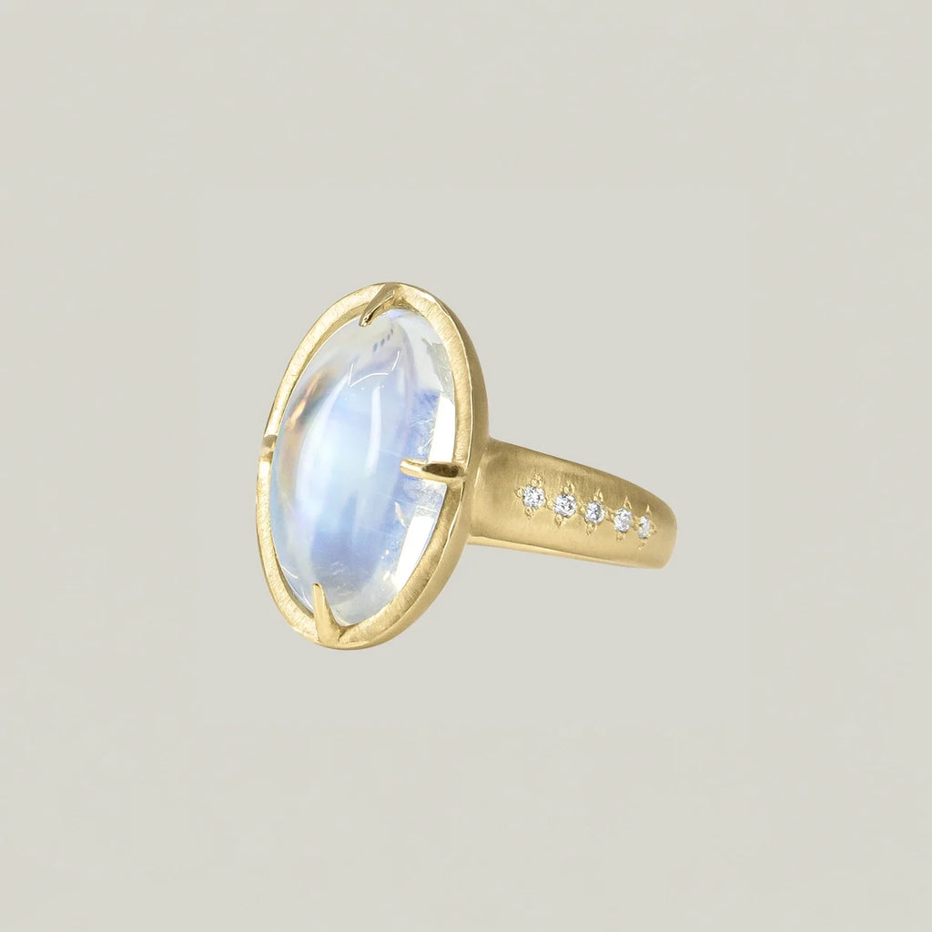 Verjüngter Oval Moonstone Ring