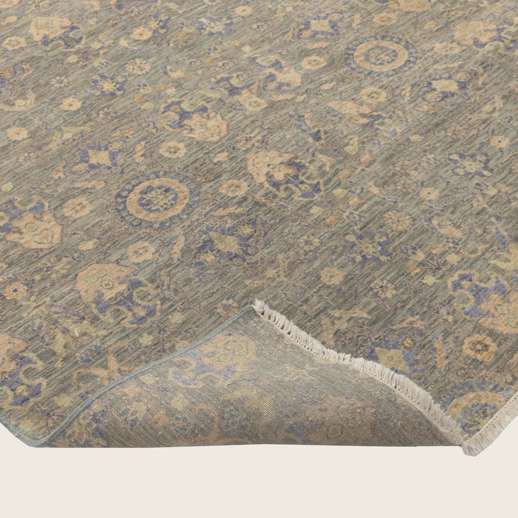 Grauer traditioneller Indo Ikat Teppich aus Wolle und Kunstseide - 6' x 9'3'