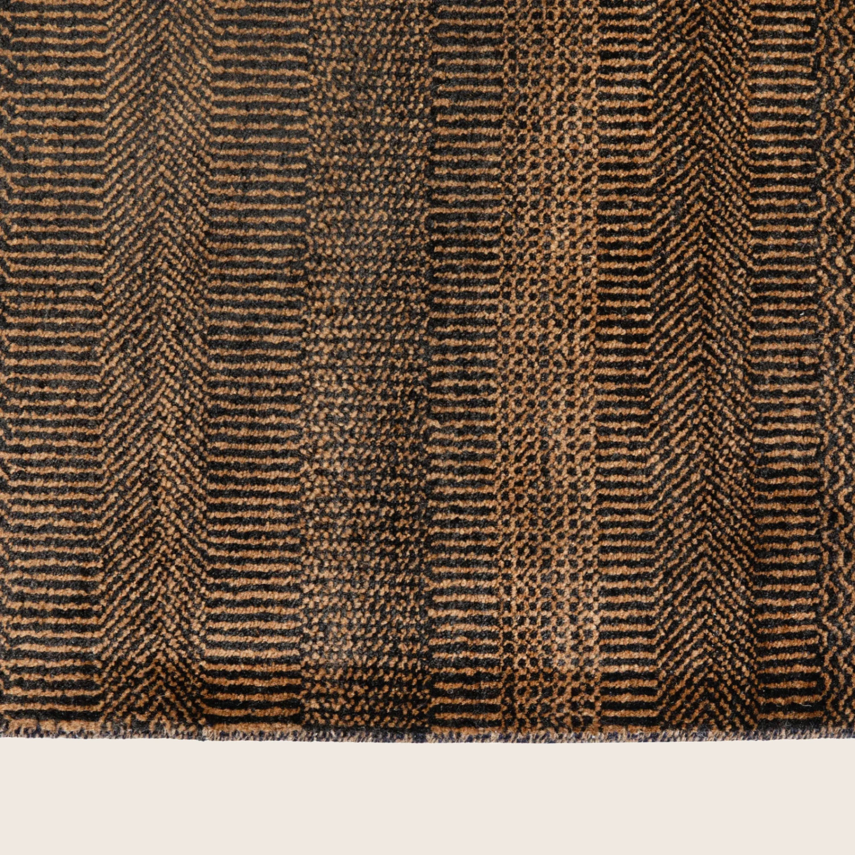Dark Braun Textured Indo Savannah Teppich aus Wolle und Kunstseide - 8'1' x 10'1'