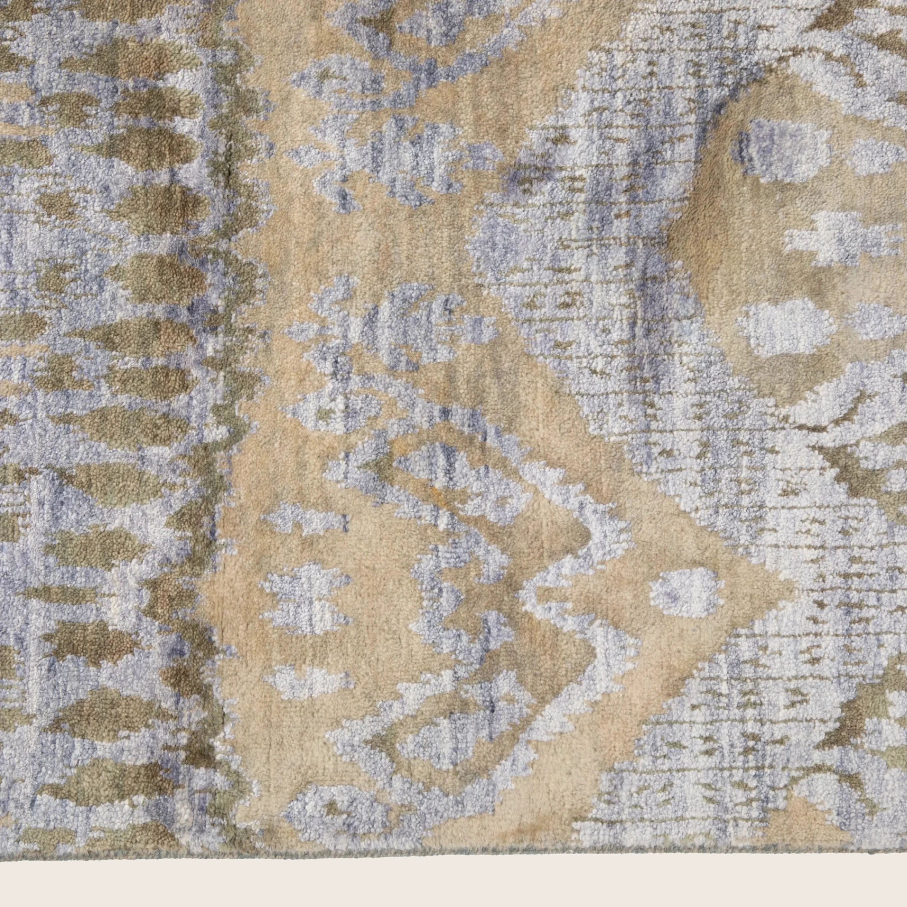 Mehrfarbiger Übergangs-Indo Ikat Teppich aus Wolle und Kunstseide - 8'1 x 12'5'