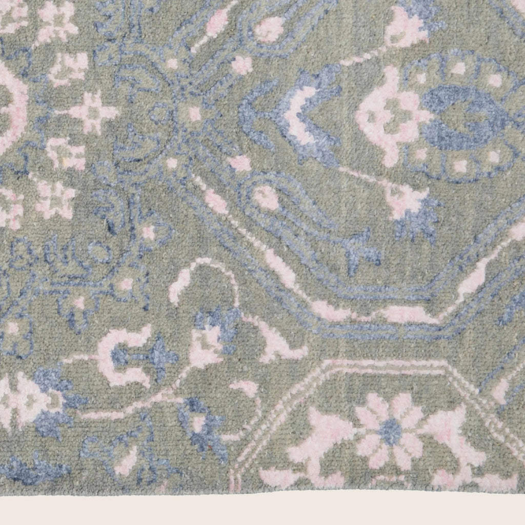 Graublauer Übergangs-Indo-Ikat-Wolle-Kunst-Seidenblende-Teppich - 9'2' x 12'1''