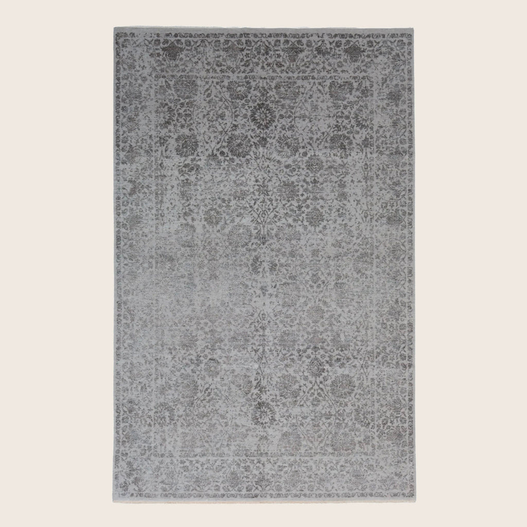 Grauer traditioneller Indo Ikat Teppich aus Wolle und Kunstseide - 6'1' x 9''