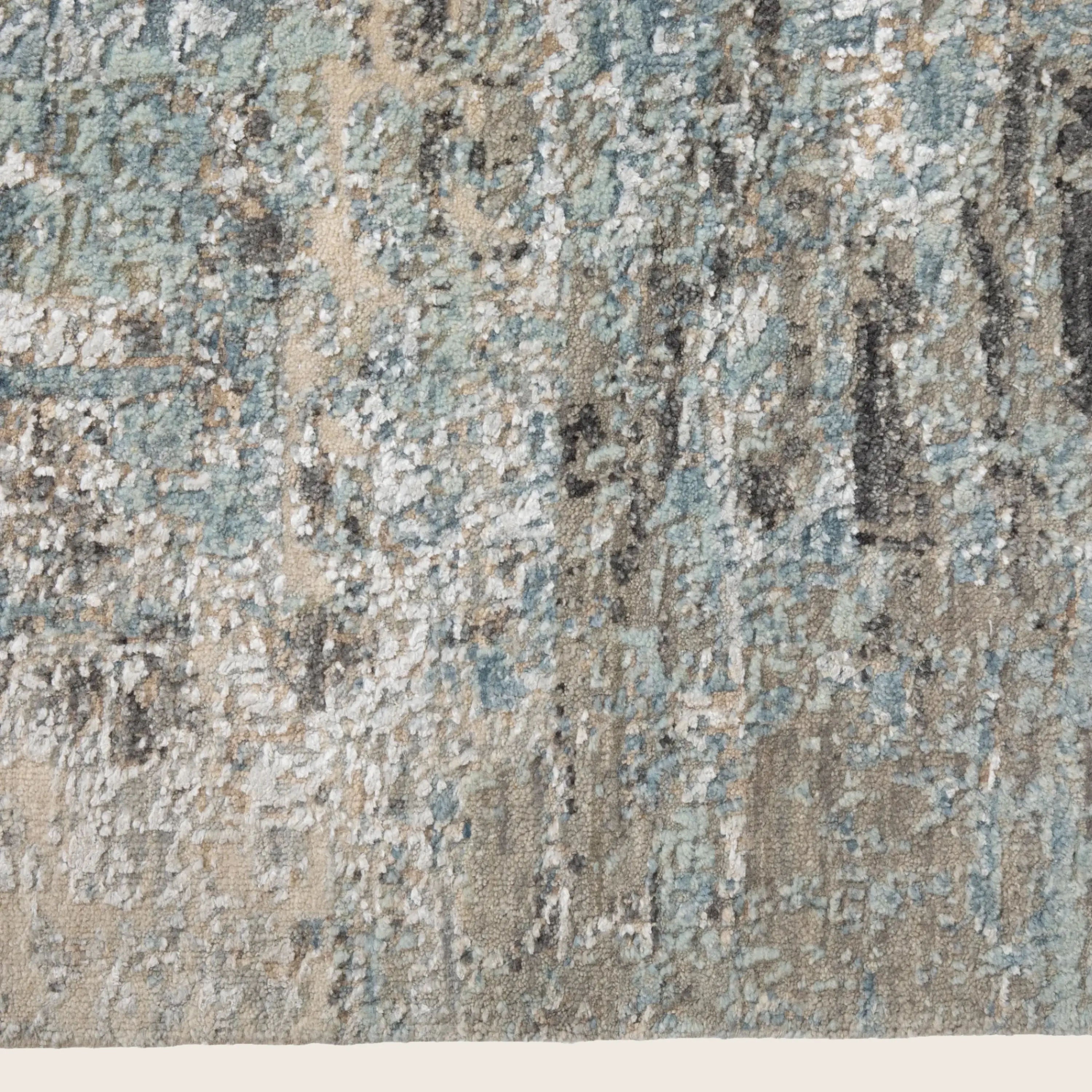 Blau Grau Zeitgenössischer Indo Ikat Teppich aus Wolle und Kunstseide - 6'2' x 9''
