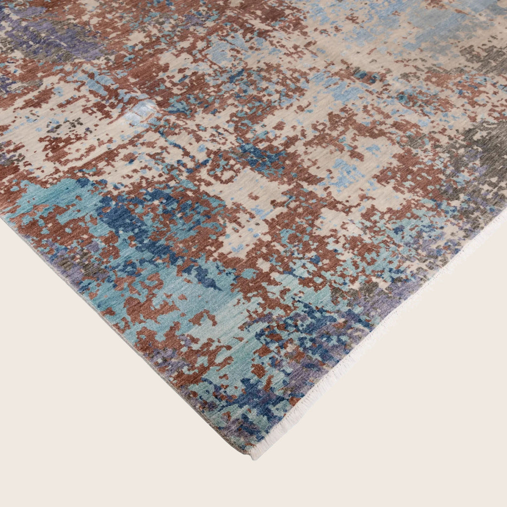 Mehrfarbiger zeitgenössischer Indo Ikat Teppich aus Wolle und Kunstseide - 7'1 x 10'