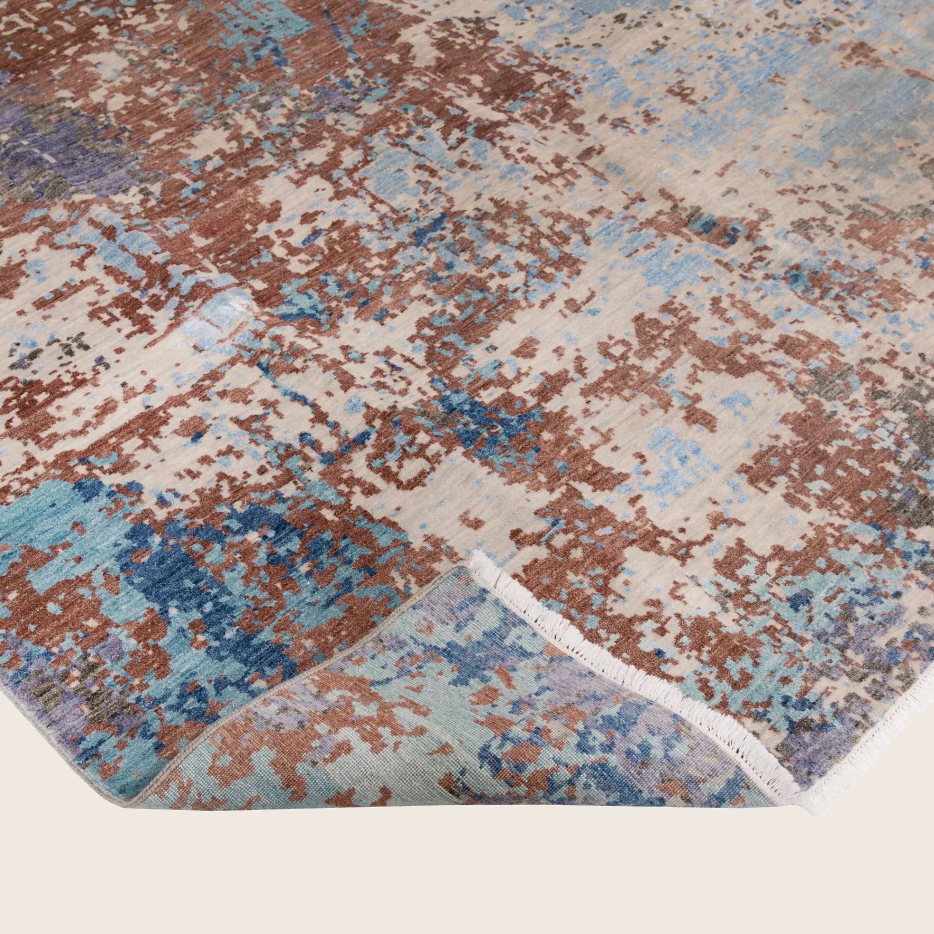 Mehrfarbiger zeitgenössischer Indo Ikat Teppich aus Wolle und Kunstseide - 7'1 x 10'