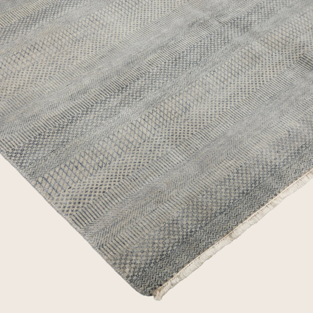 Graublauer Übergangs-Indo Savannah Wollkunst-Seidenblende-Teppich - 6' x 9'5'