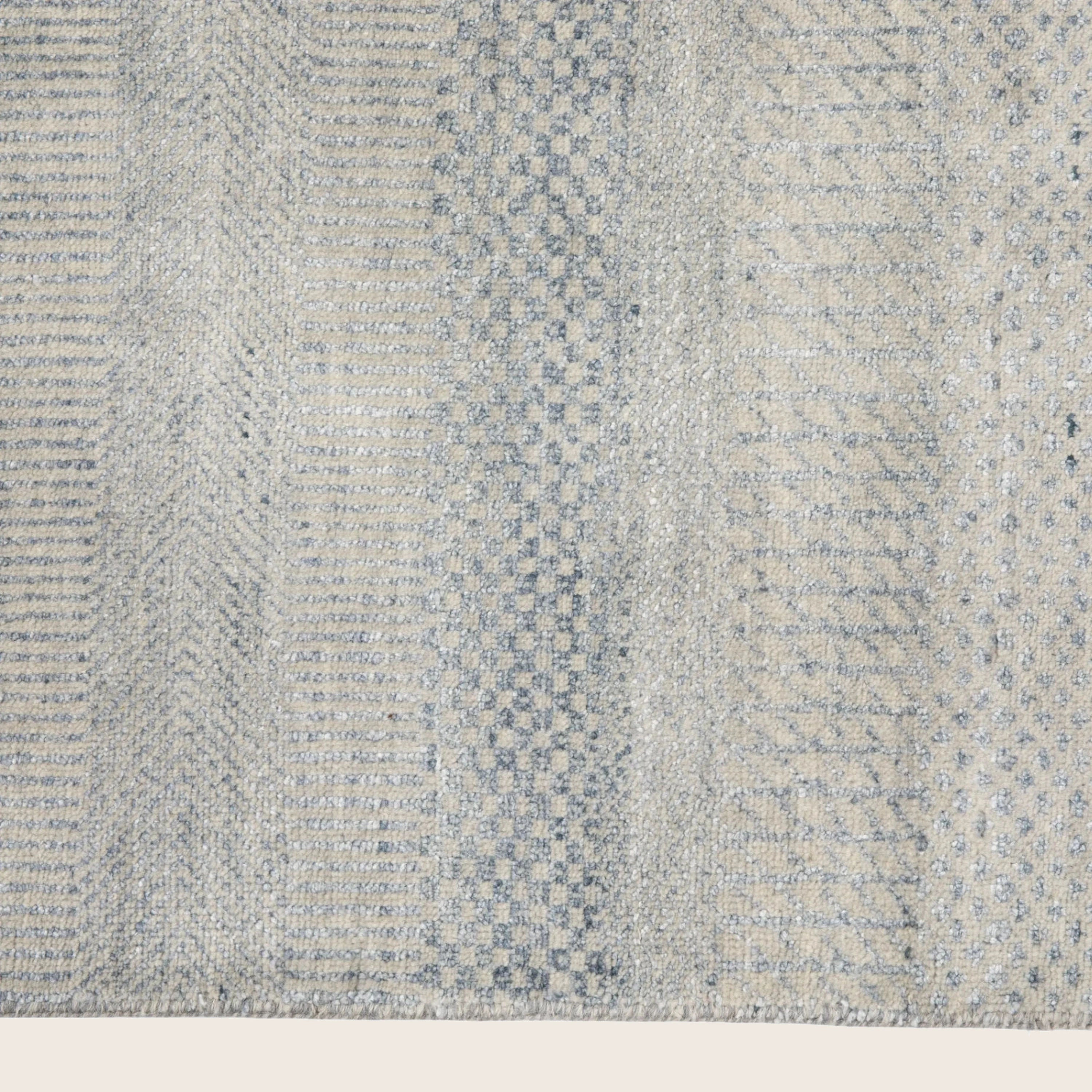 Graublauer Übergangs-Indo Savannah Wollkunst-Seidenblende-Teppich - 6' x 9'5'