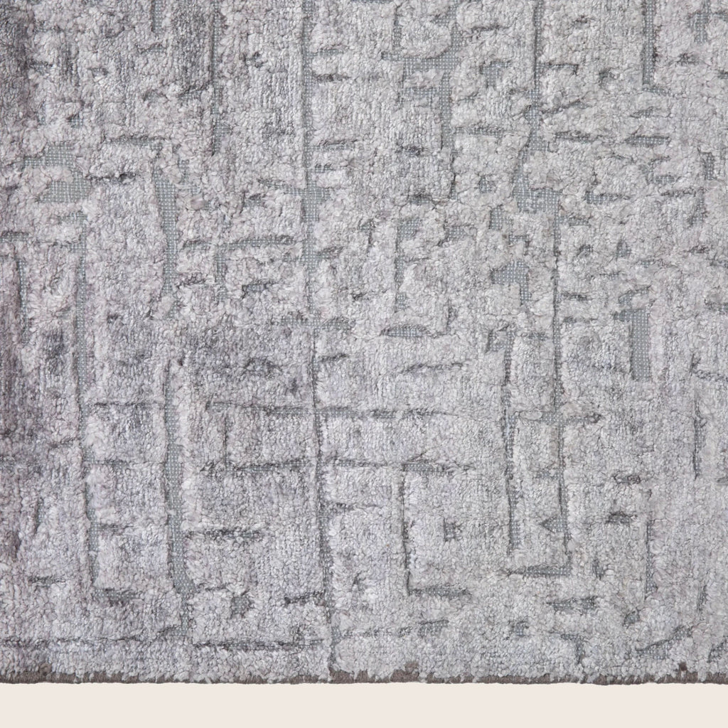 Silber Texturierte Indo Ikat Teppich aus Wolle und Kunstseide - 7'8' x 10'1'