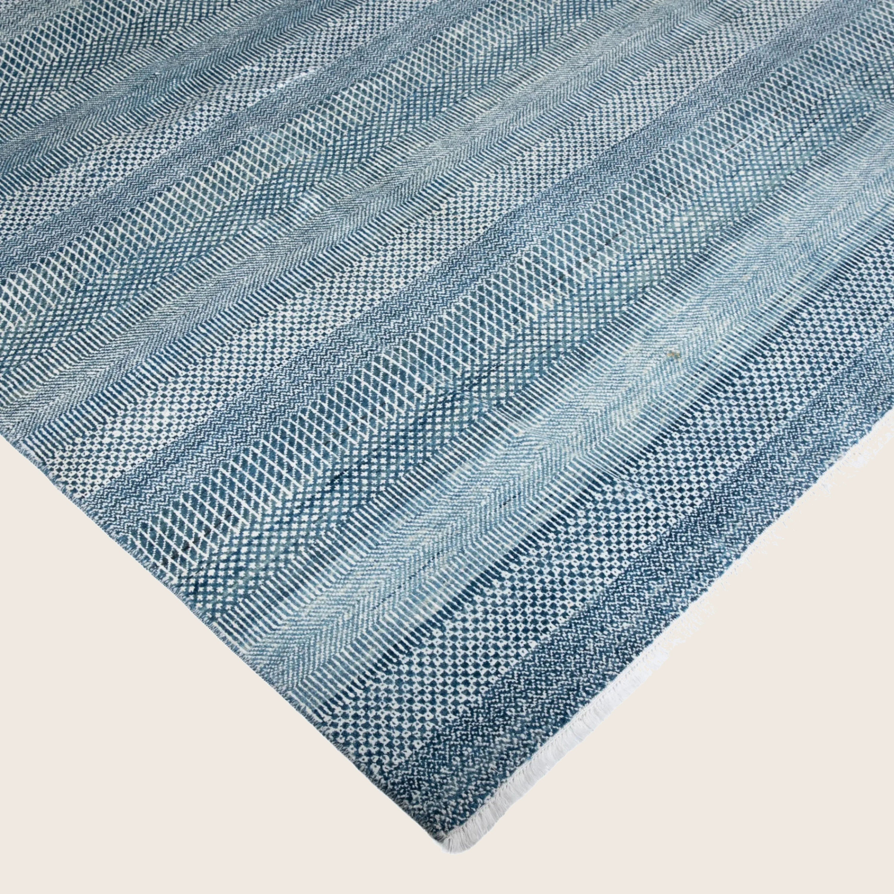 Blaue Übergangs Indo Savannah Wolle Seidenmischung Teppich - 8'1 x 12'
