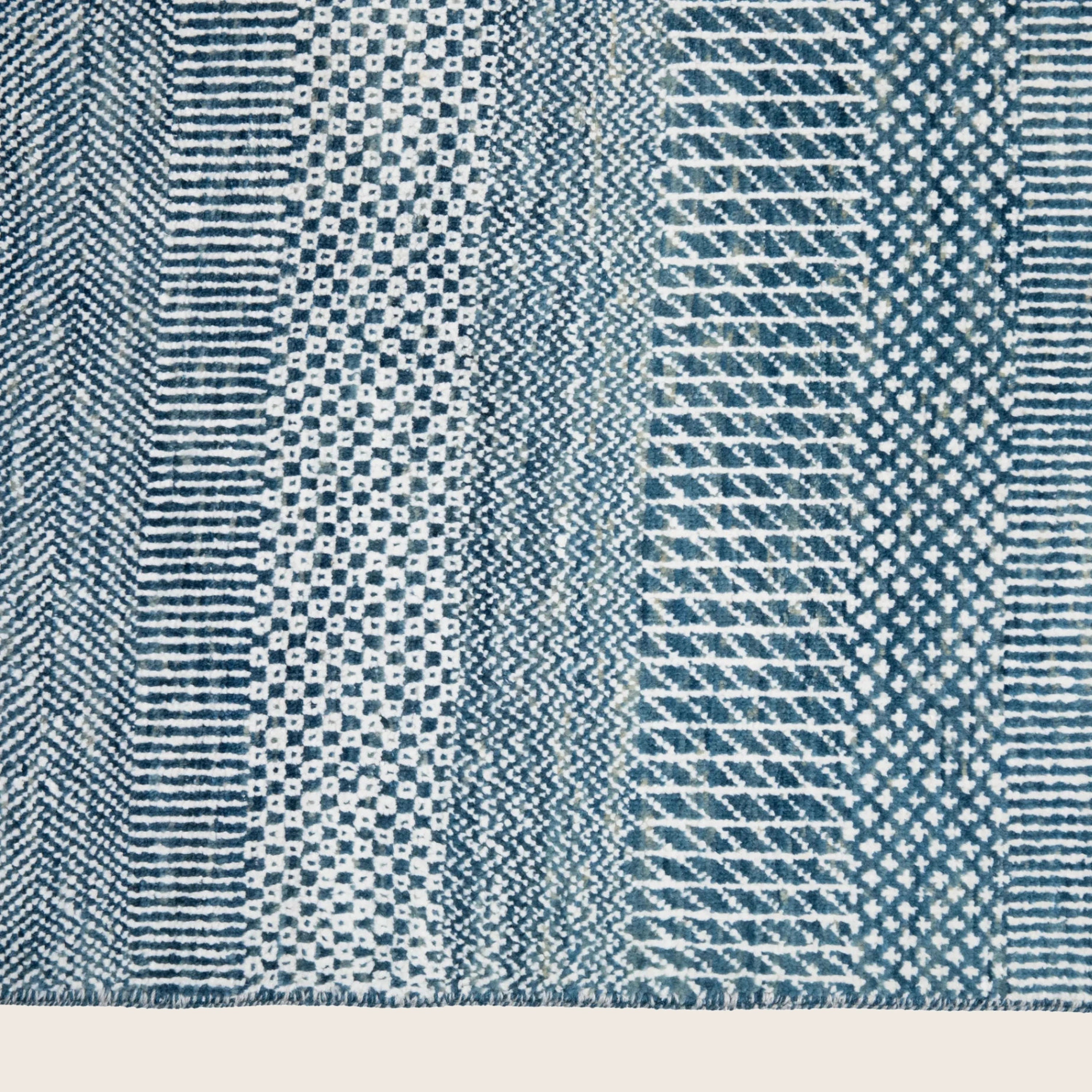 Blaue Übergangs Indo Savannah Wolle Seidenmischung Teppich - 8'1 x 12'
