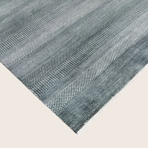 Blau Texturierte Indo Savannah Wolle Kunst Seidenmischung Teppich - 8' x 10'2'