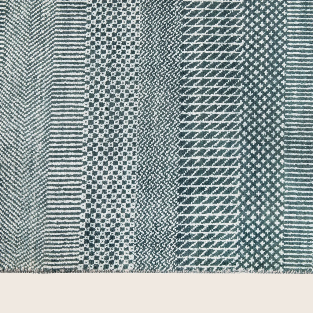 Blau Texturierte Indo Savannah Wolle Kunst Seidenmischung Teppich - 8' x 10'2'