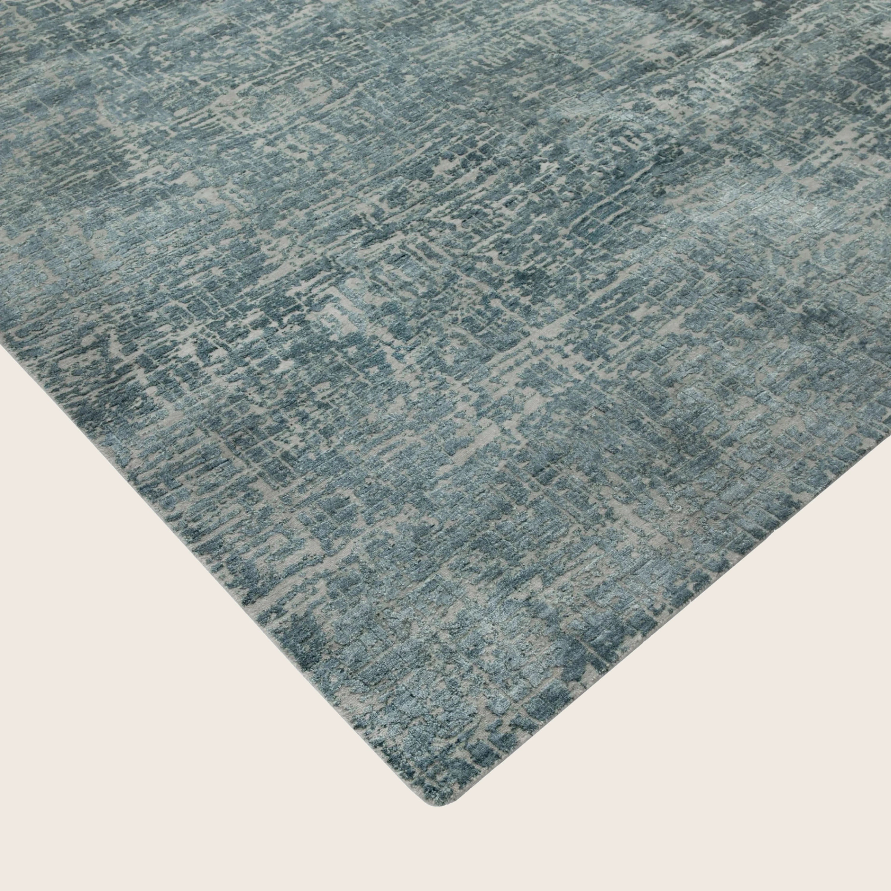 Denim Textured Indo Ikat Teppich aus Wolle und Kunstseide - 8'1' x 10'1'