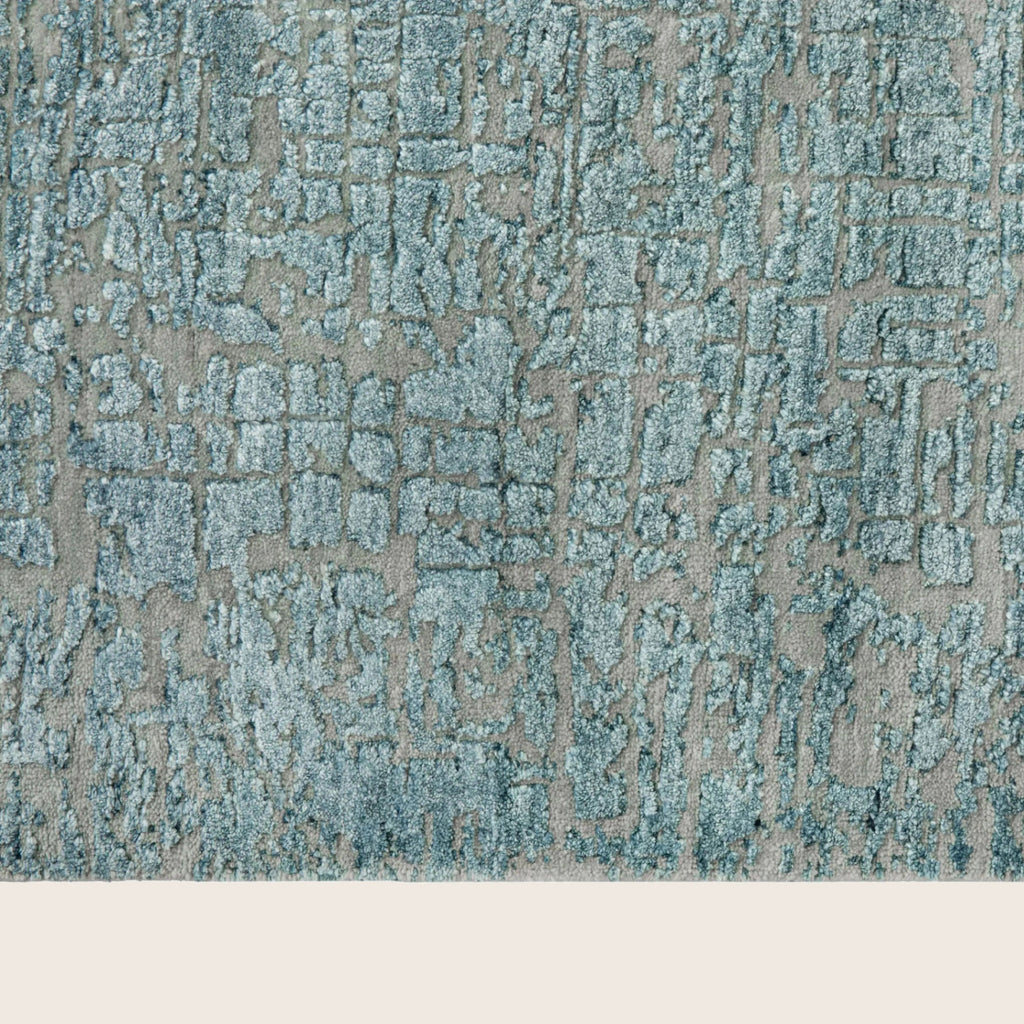 Denim Textured Indo Ikat Teppich aus Wolle und Kunstseide - 8'1' x 10'1'