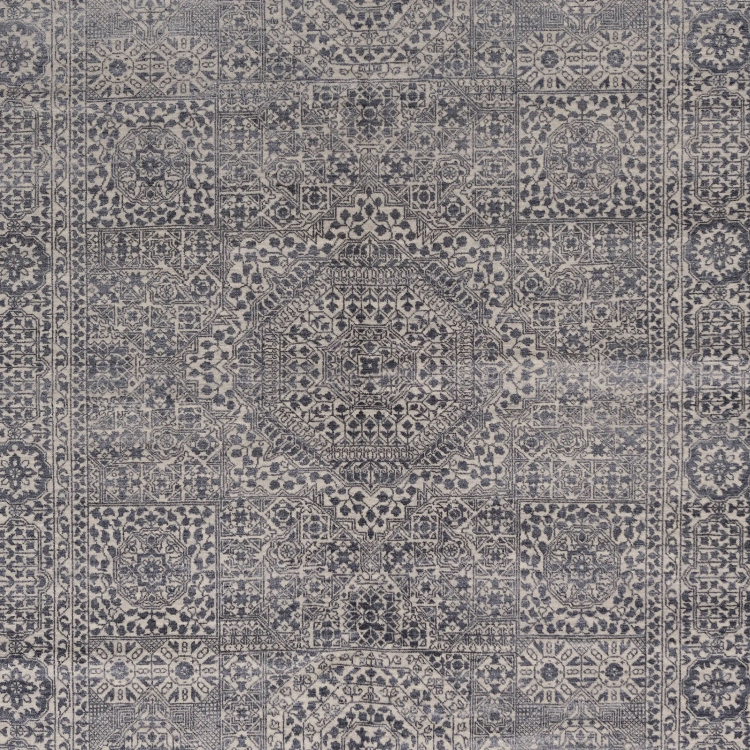 Grauer traditioneller Indo Ikat Teppich aus Wolle und Kunstseide - 6'1' x 9'2'