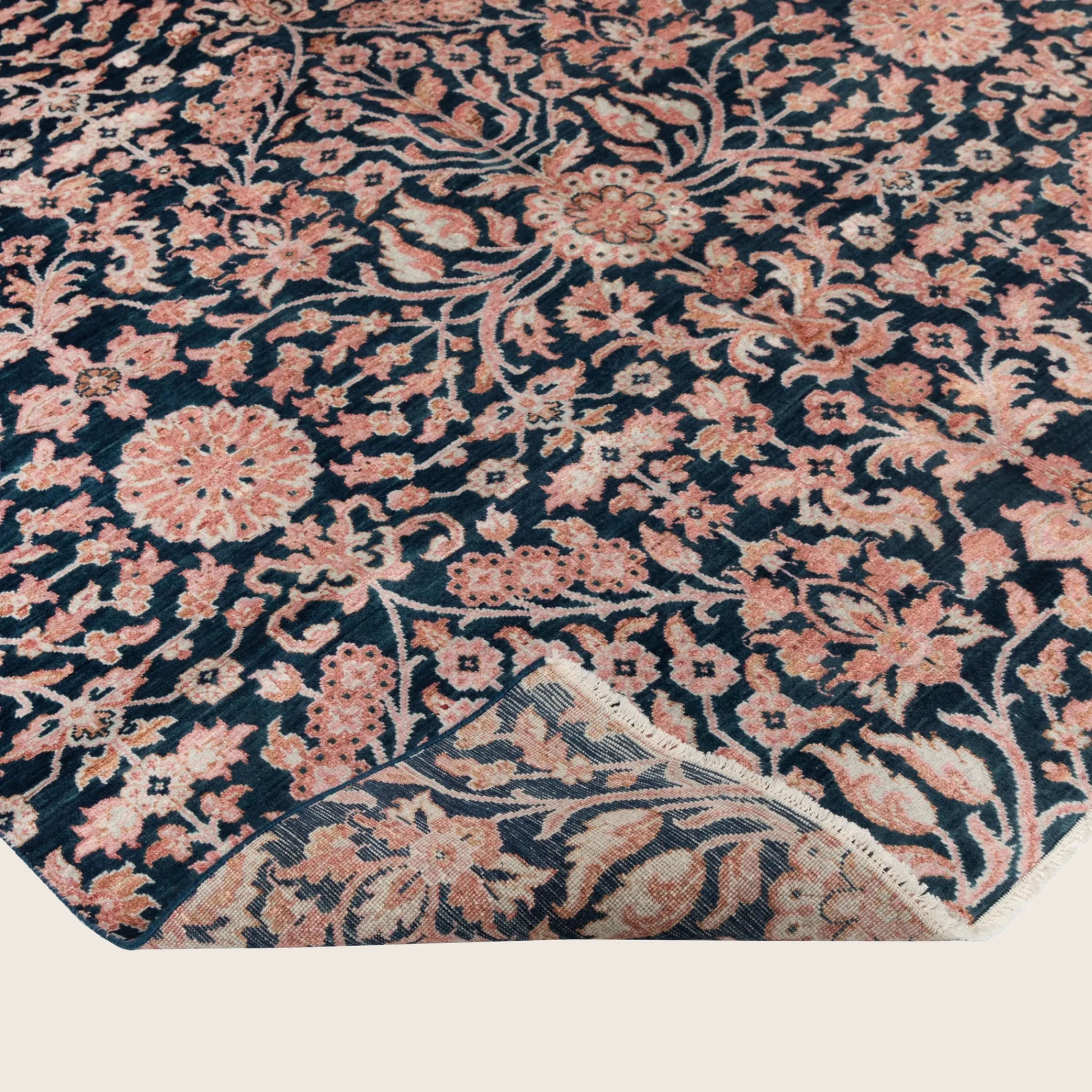 Hellrosa Übergangs Indo Ikat Teppich aus Wolle und Kunstseide - 6' x 8'1