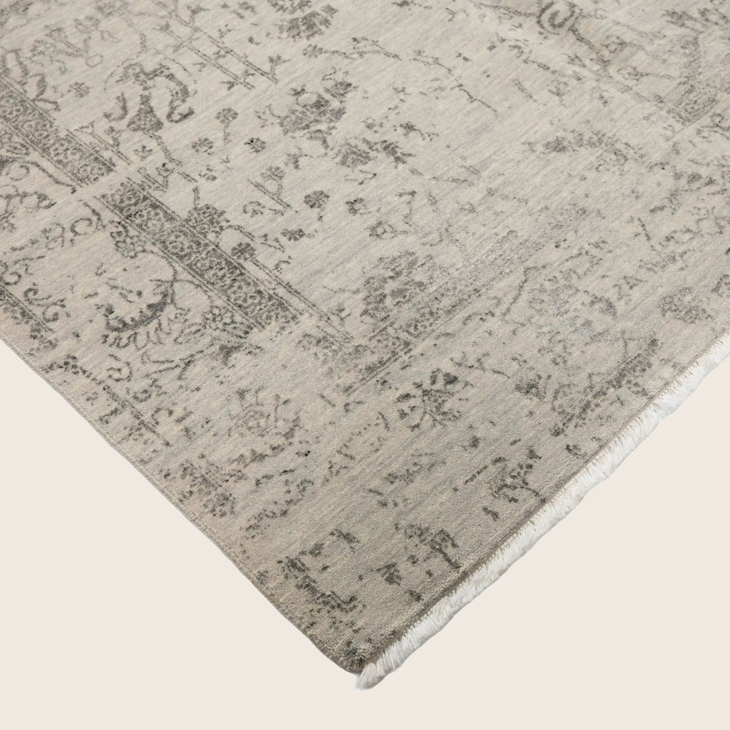 Creme Traditionelle Indo Ikat Wolle Seidenmischung Teppich - 6'1' x 9'3'