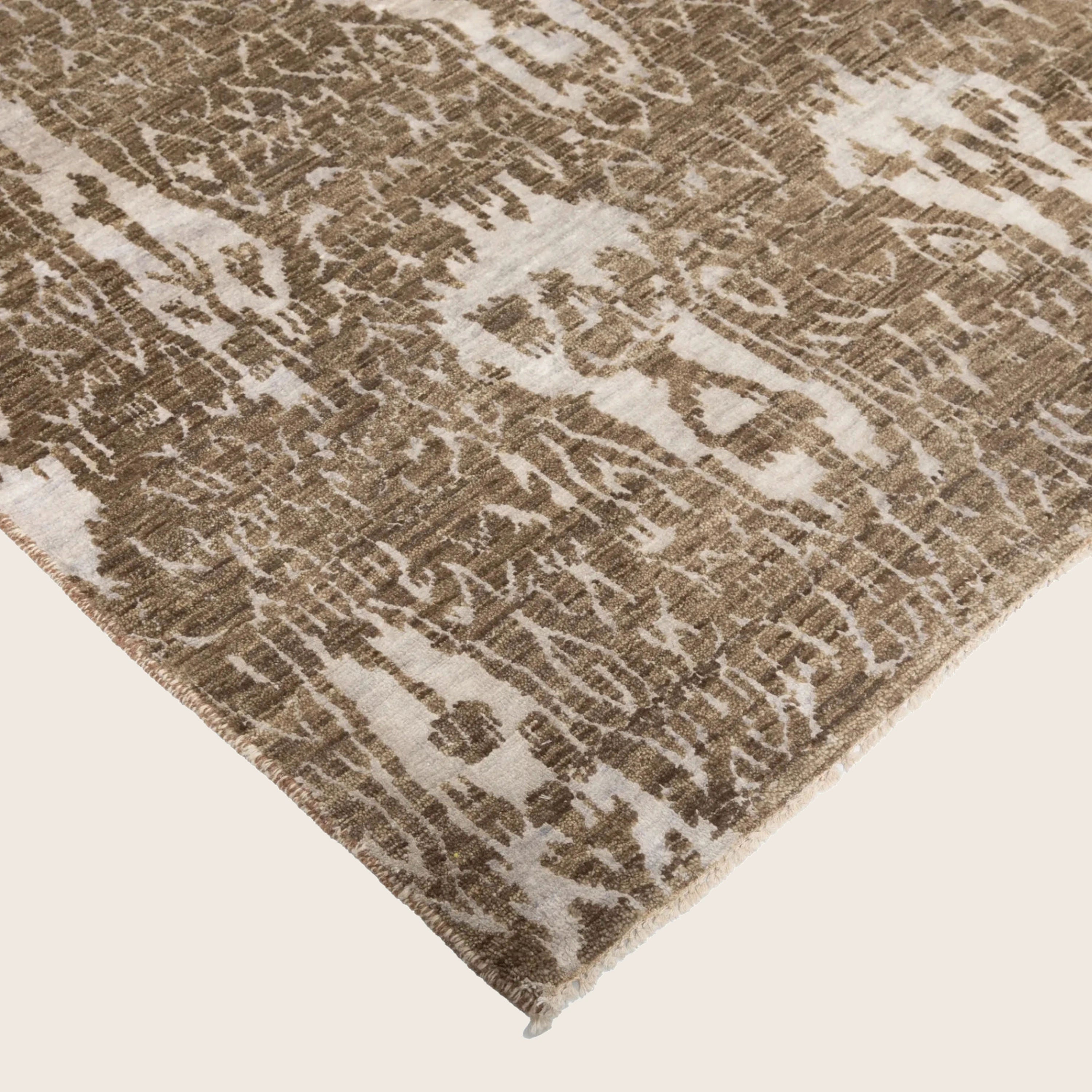 Braun Transitional Indo Ikat Teppich aus Wolle und Kunstseide - 7'1 x 9'1
