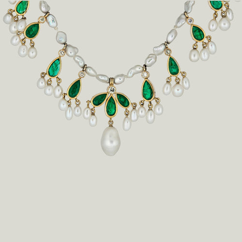 18K Gelbgold Perle, Smaragd, Diamant Swag Halskette