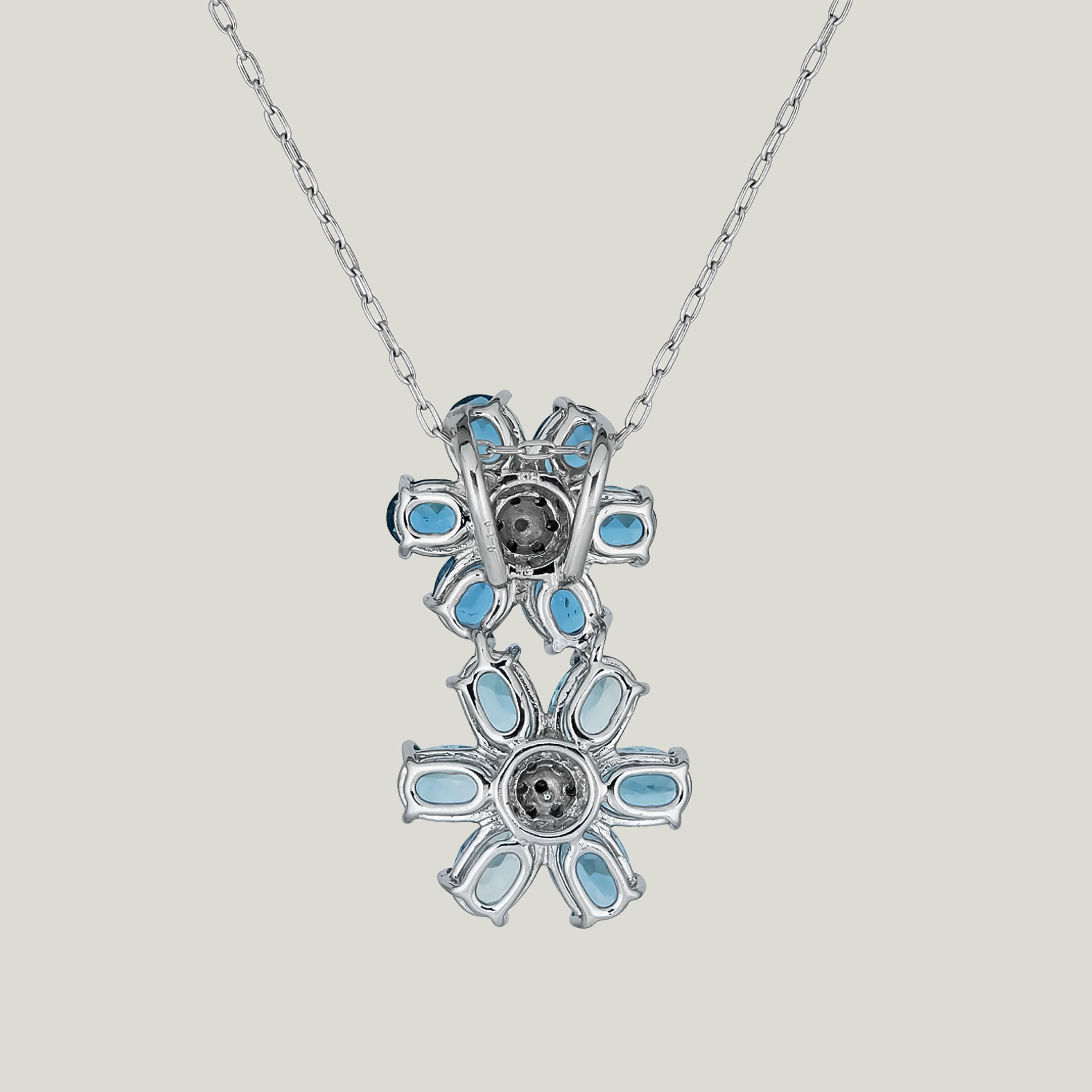 18K Weißgold-Aquamarin und Diamant-Doppelblumen-Anhänger